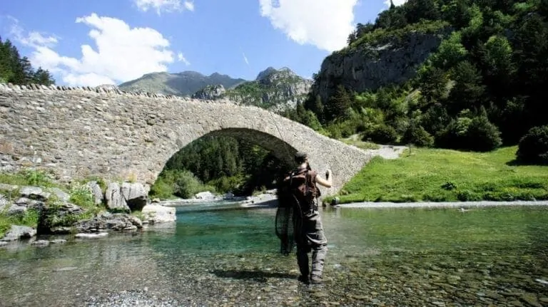 Fly-Fishing-Holidays-min